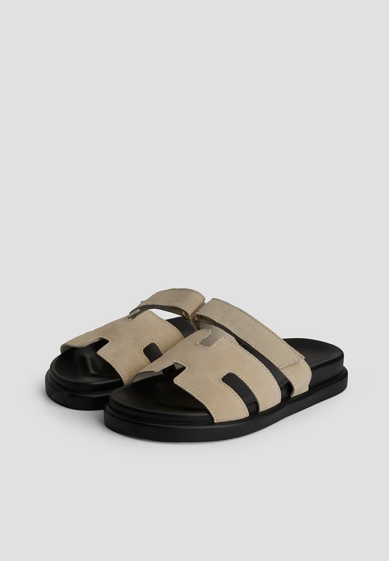 Шльопанці шкіряні жіночі shoeslovers.com.ua