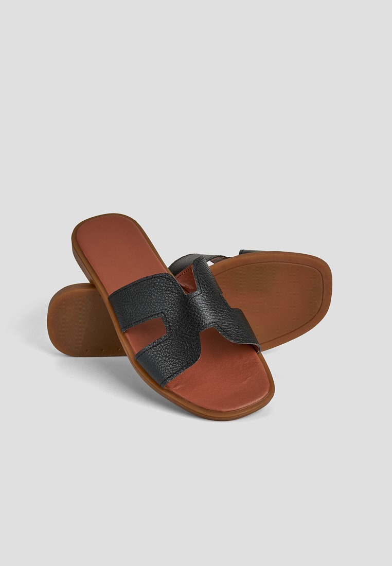 Шльопанці шкіряні жіночі shoeslovers.com.ua