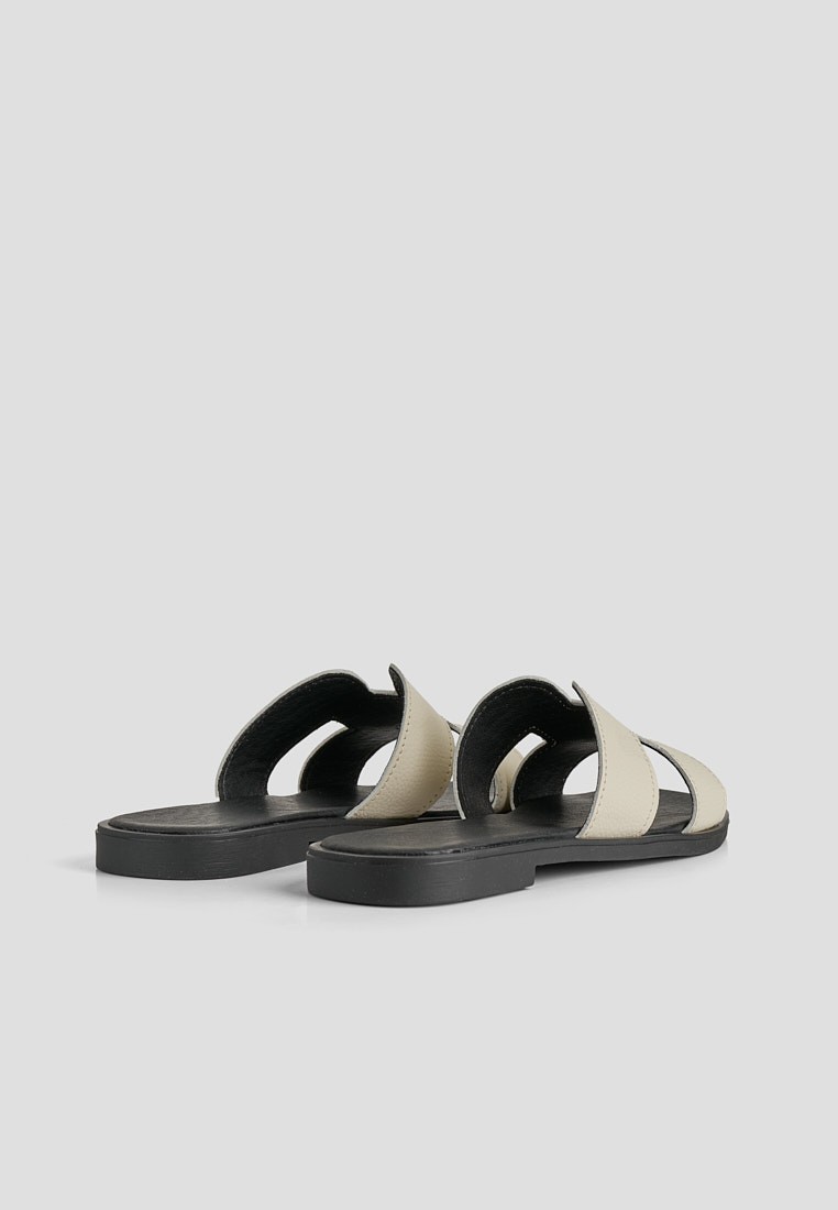 Шльопанці шкіряні жіночі