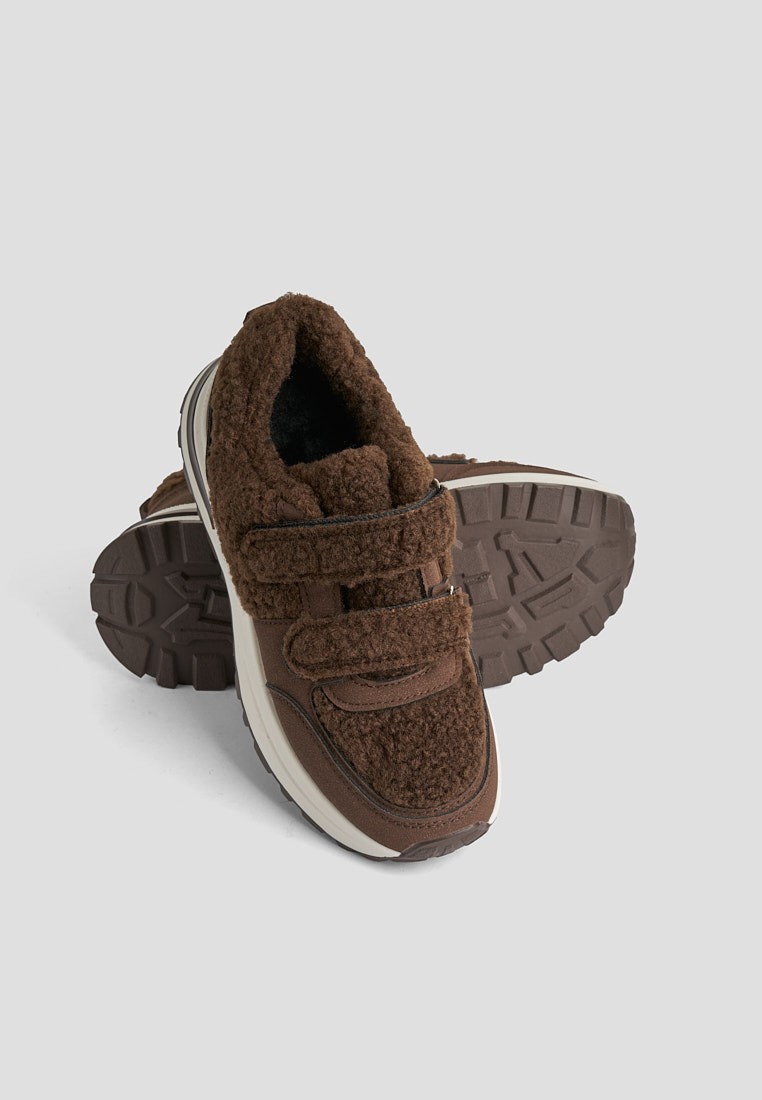 Кросівки з хутром жіночі shoeslovers.com.ua