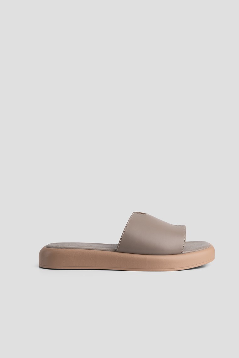 Шльопанці шкіряні жіночі shoeslovers.com.ua