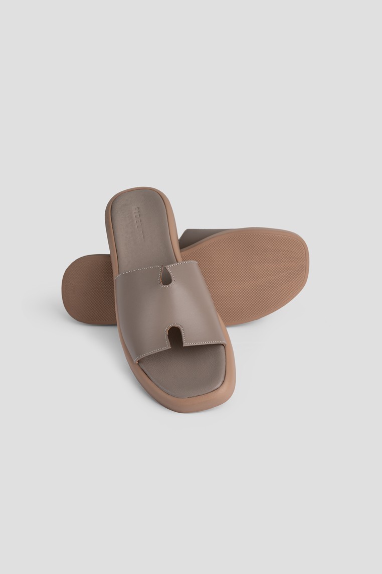 Шльопанці шкіряні жіночі shoeslovers.com.ua