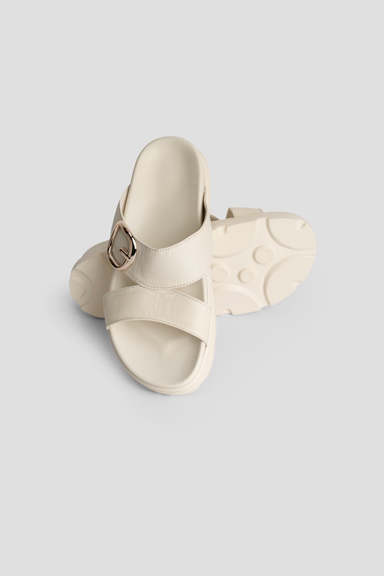 Шльопанці шкіряні жіночі shoeslovers.com.ua