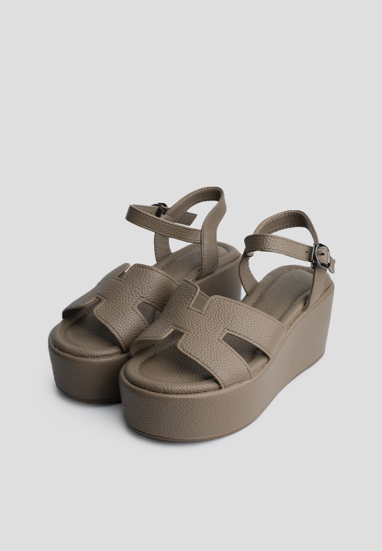 Босоніжки жіночі на танкетці shoeslovers.com.ua