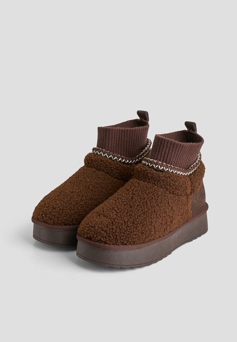 Уггі з хутром жіночі shoeslovers.com.ua