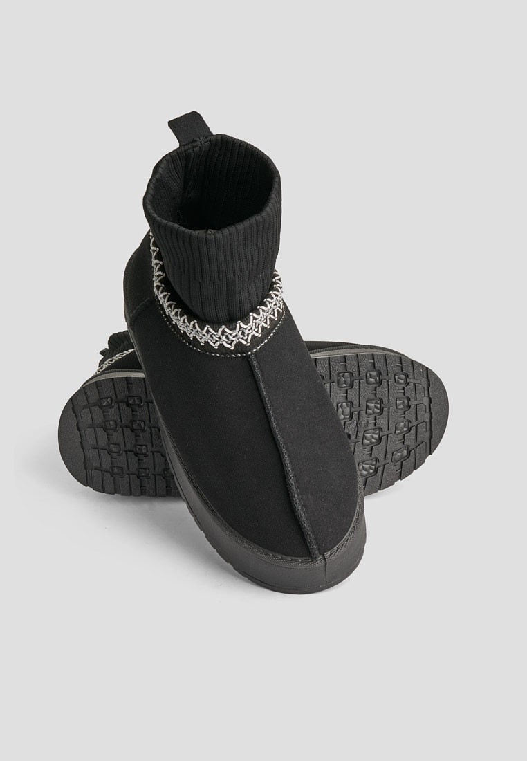 Уггі з хутром жіночі shoeslovers.com.ua